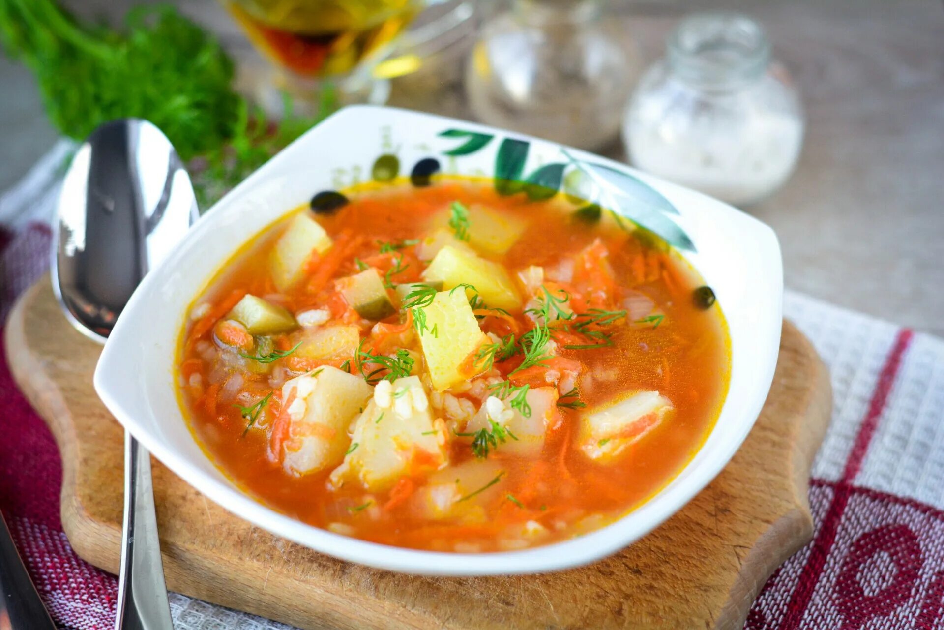 Фото рассольника домашнего в детском саду. Рассольник постный. Рассольник с рисом. Рассольник постный. Постный рассольник с рисом.