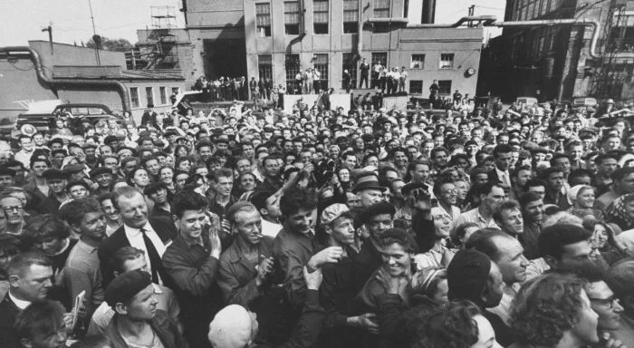 События 1959 года в ссср. Восстание в Темиртау 1959. Советская толпа. Толпа советских рабочих. 1959 События.