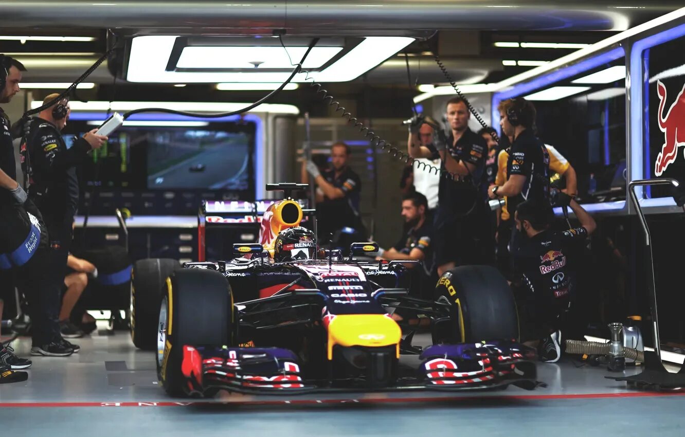 Box box box f1. F1 boxes. боксы f1. формула 1 боксы. гараж формулы 1.