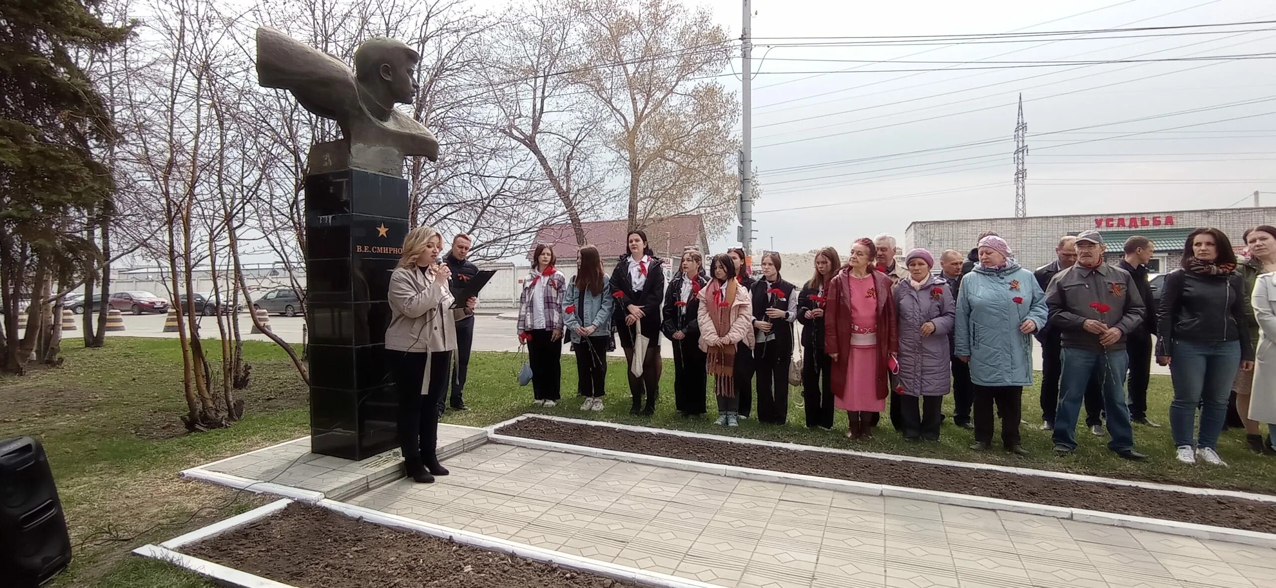 митинг у обелиска в путилково. митинг у памятника. воины афганцы. мемориал победы возложение цветов в красноярске. возложение цветов у памятника в парке юность калининград.