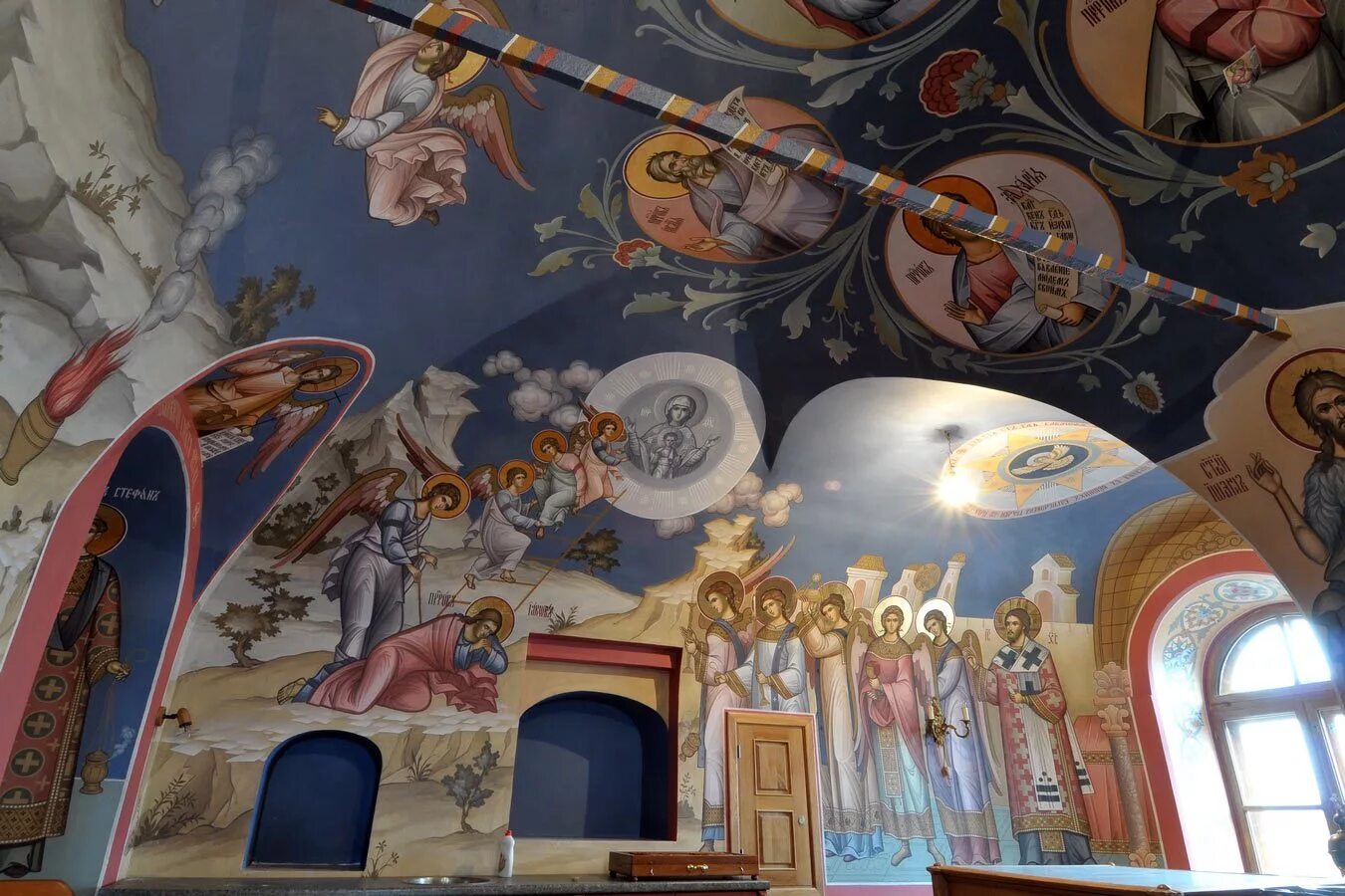 успенский собор свияжска фрески. благовещенский собор казанского кремля росписи. художественная роспись стен арабский стиль. фрески казанского собора устюжна. храм в курбе ярославская область.