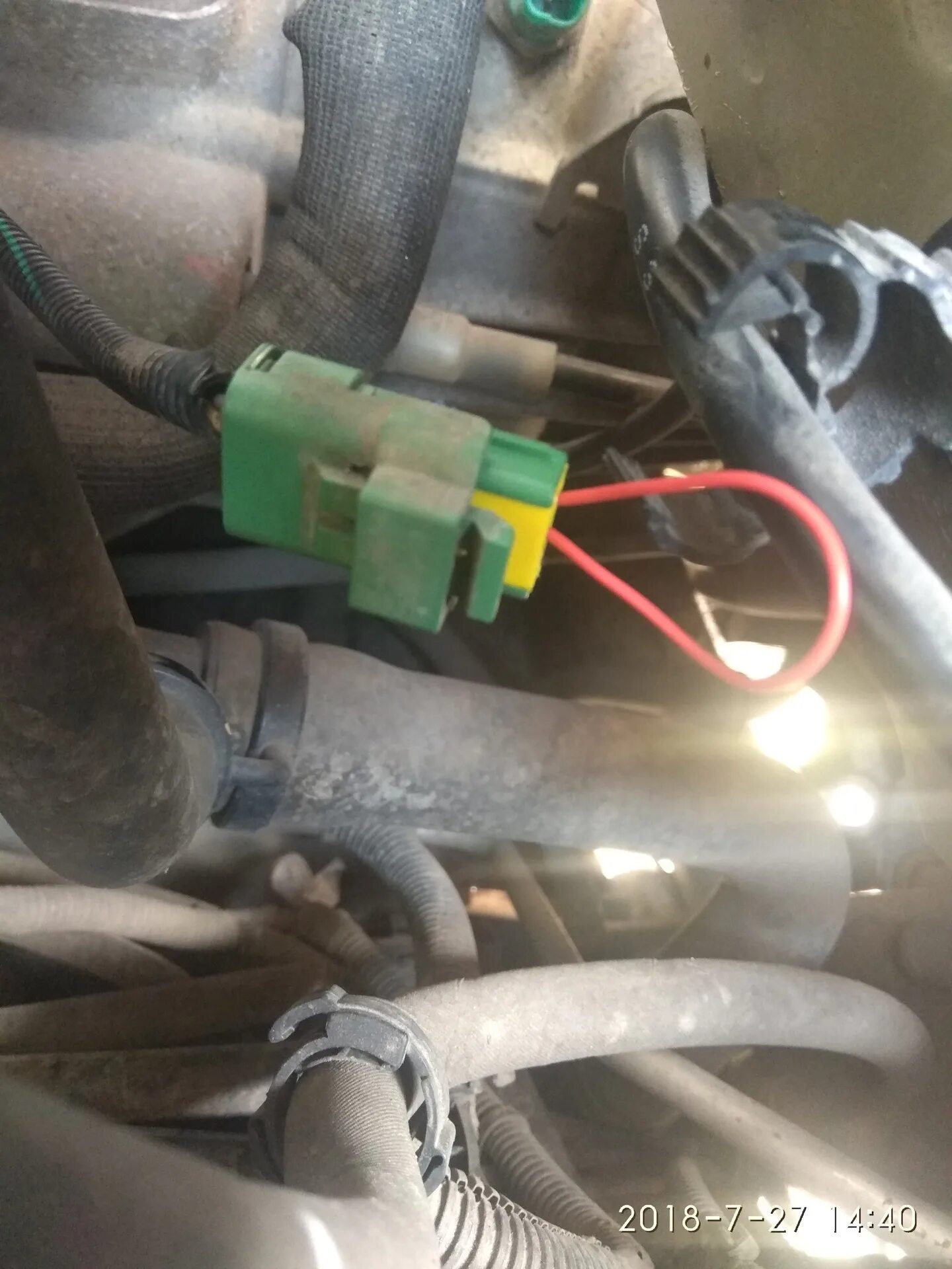 Погас фонарь заднего хода - Renault Duster (1G), 2 л, 2014 года электроника DRIV