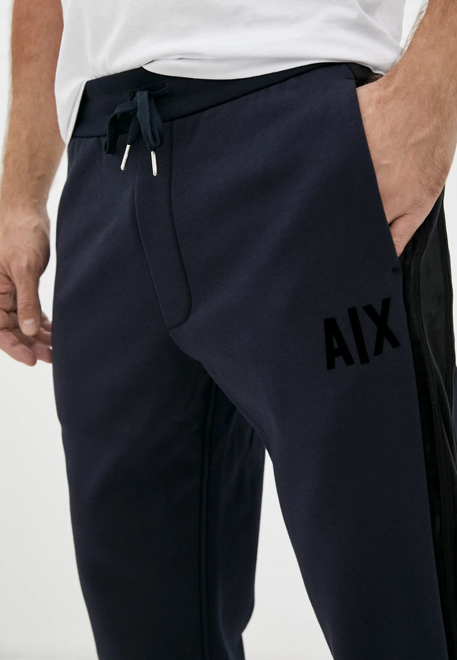 Emporio armani спортивные брюки мужские. Спортивные брюки armani exchange мужские. Черные брюки армани. Брюки emporio armani мужские. Штаны армани мужские.