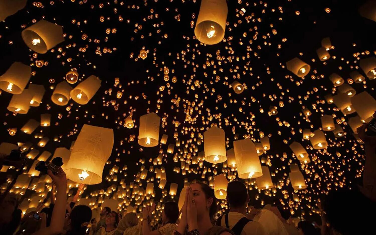 Luminary 1000. Фестиваль Йи Пенг. Yi Peng Lantern Festival (фестиваль фонариков) в Таиланде. Чиангмай фестиваль фонариков. Йи Пенг в Таиланде.