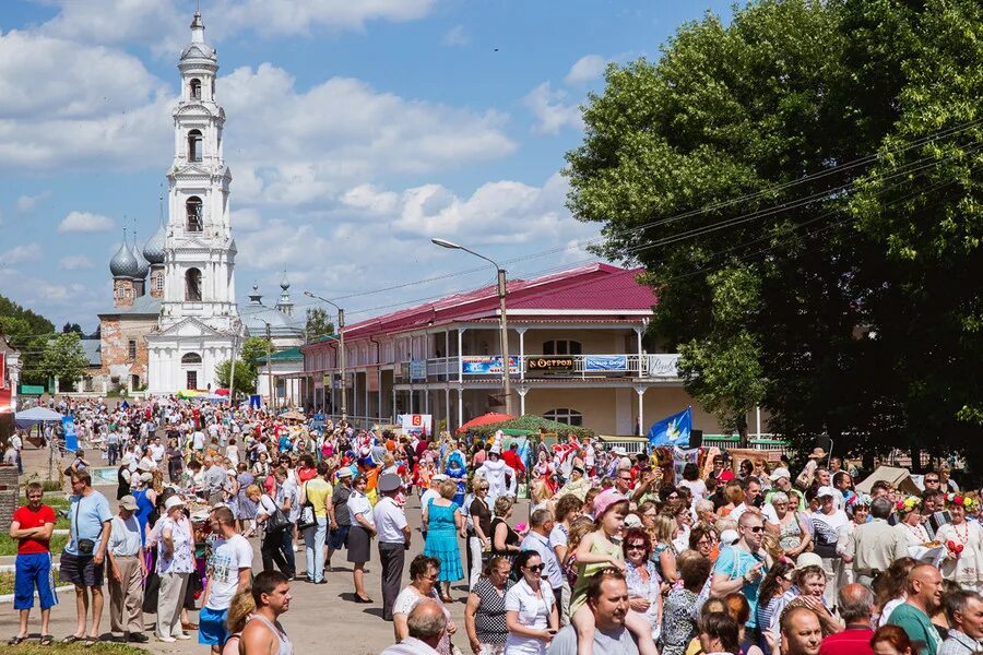 Юрьевец Ивановская область день города. Население Юрьевца Ивановской. День города Юрьевец. Юровец город.