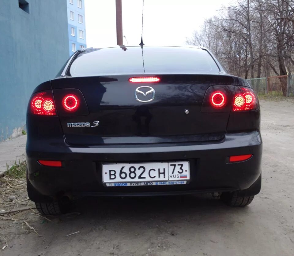 Задние фонари диодные Mazda 3 2007 хэтчбек. Фары Мазда 3 бк1. Мазда 3 БК led габарит. Задний стоп сигнал Мазда 3 БК. Задняя фара мазда 3