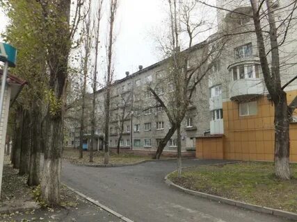 Космонавтов 22