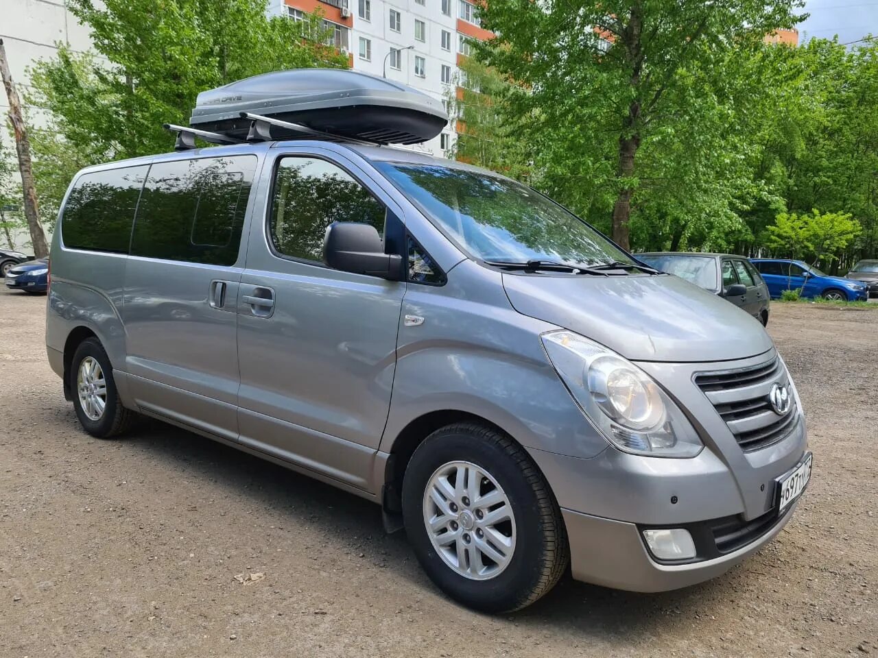 Минивэн Hyundai h1. Хендай минивэн 2222. Хендай Старекс белый. Хундай микроавтобус 39м.