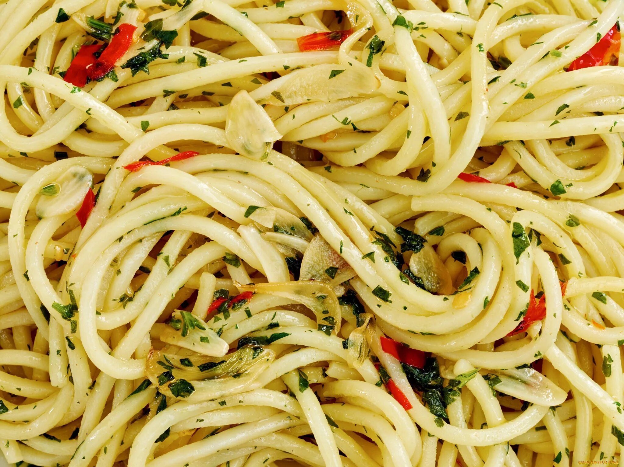 Макароны. Спагетти. Итальянские макароны. Итальянские спагетти.