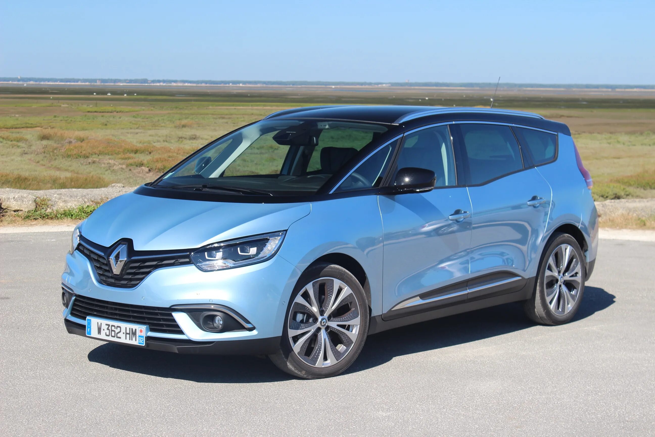 Renault grand scenic 2022. Рено сценик 2016. Renault grand scenic 2016. Рено гранд сценик 4 белый. Renault grand scenic 2017.