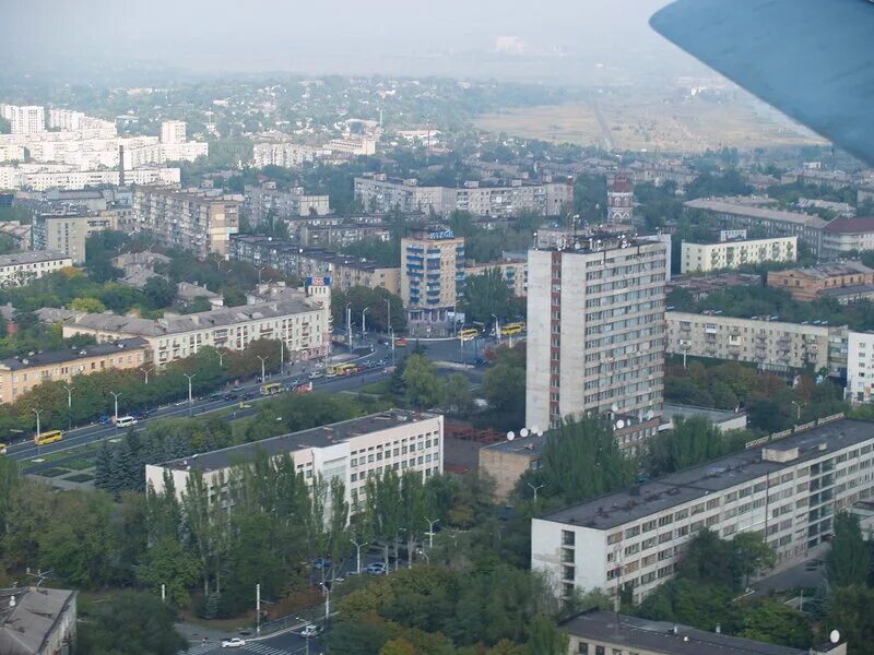 Население города мариуполь. Город Мариуполь. Мариуполь с высоты птичьего. Мариуполь город призрак. Холмы в Мариуполе.