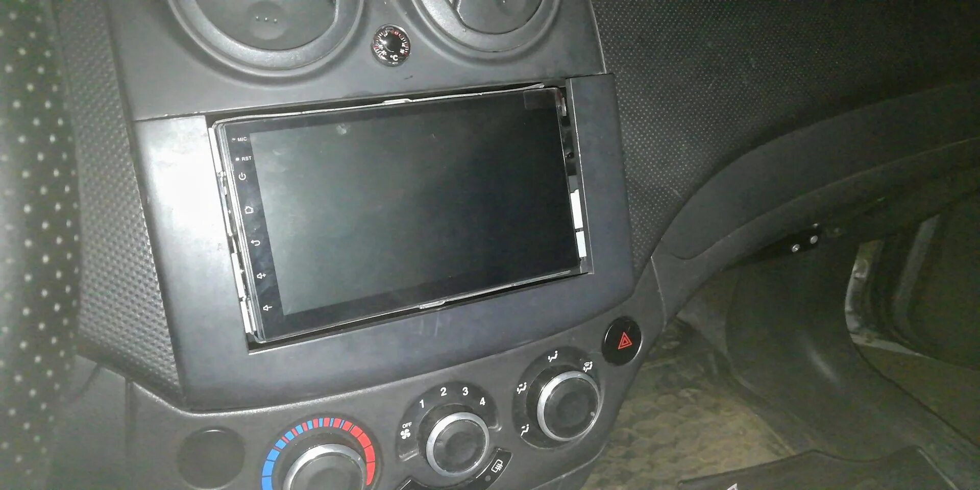 Магнитола 2 din авео т250. Установка магнитолы авео. Установка магнитолы авео. 2din магнитолы для шевроле авео т250. Установка магнитолы авео.