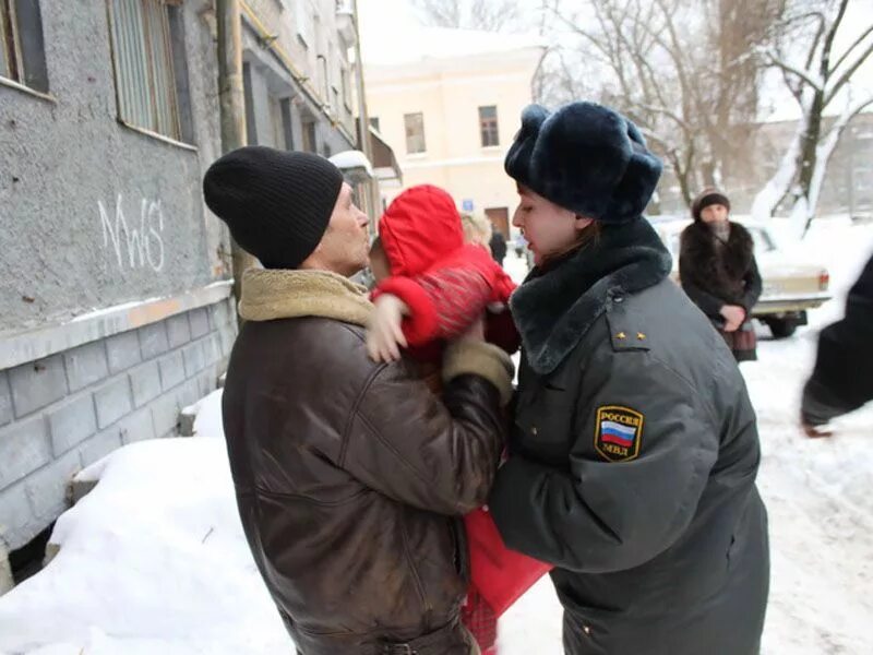 У матери опека забрала ребенка