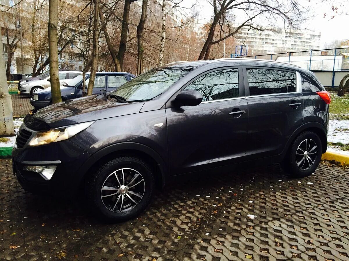 Купить киа спортейдж механика. Kia Sportage 2.0 III 2011. Kia Sportage 2011 года механика. Киа Спортейдж 2011 серая. Киа Спортейдж 2011 2.0 бензин.