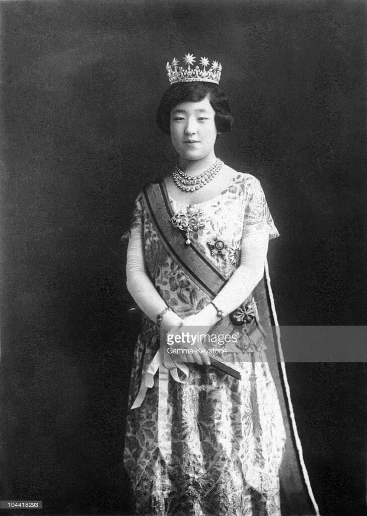 Wife emperor. Гобуло ваньжун. Wife emperor. Императрица цыси. Макс бисли с женой.