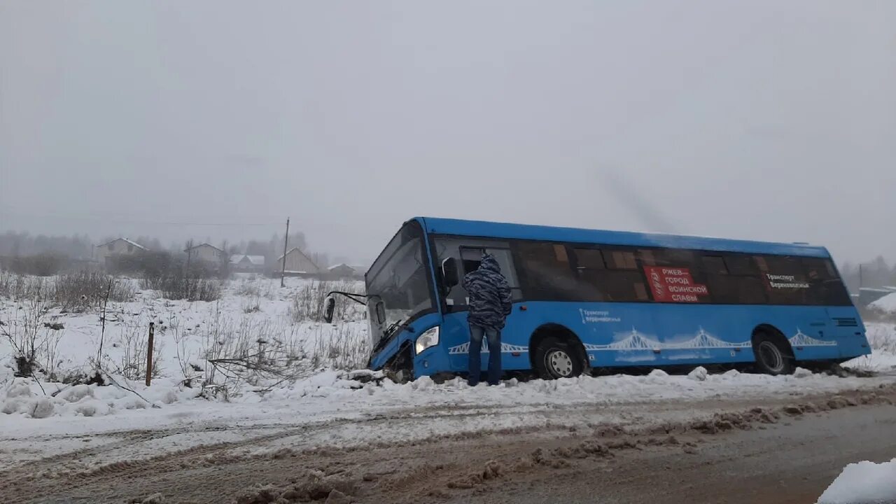 Ржев тверь автобус купить. Верхневолжское автотранспортное предприятие Ржев. Автобусы Ржев. РЖЕВСКИЙ автобус. Автобус Тверь Ржев.