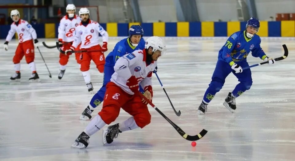 Строитель сыктывкар хоккей. Строитель хоккей с мячом. Строитель (клуб по хоккею с мячом, сыктывкар). Строитель стадион сыктывкар хоккей с мячом. Строитель сыктывкар хоккей с мячом.