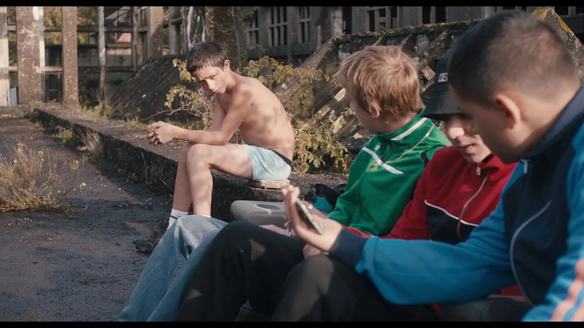 виноватый мужчина картинки. ведомый юноша. мальчик ведущий. мальчик обернулся. ведомый юноша.