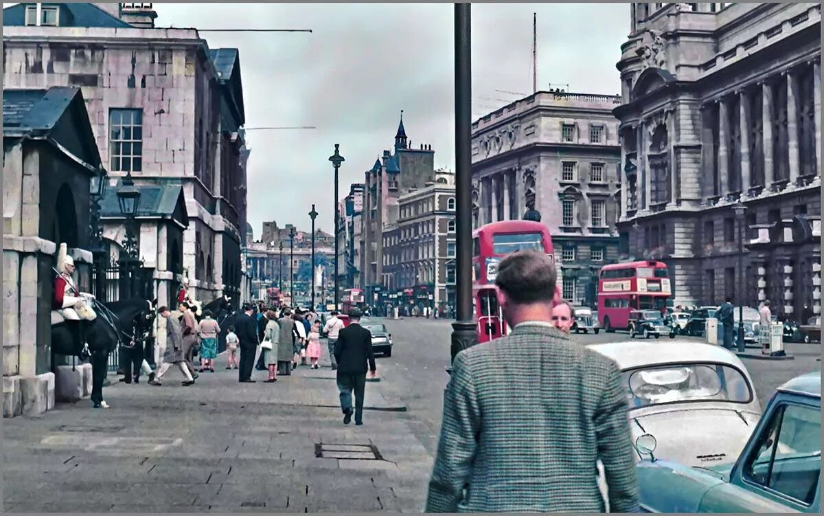 Carnaby street london 1966. Великобритания 50 60 годы. Великобритания 50 60 годы. Улица англии 1950е. Улица англии 1950е.