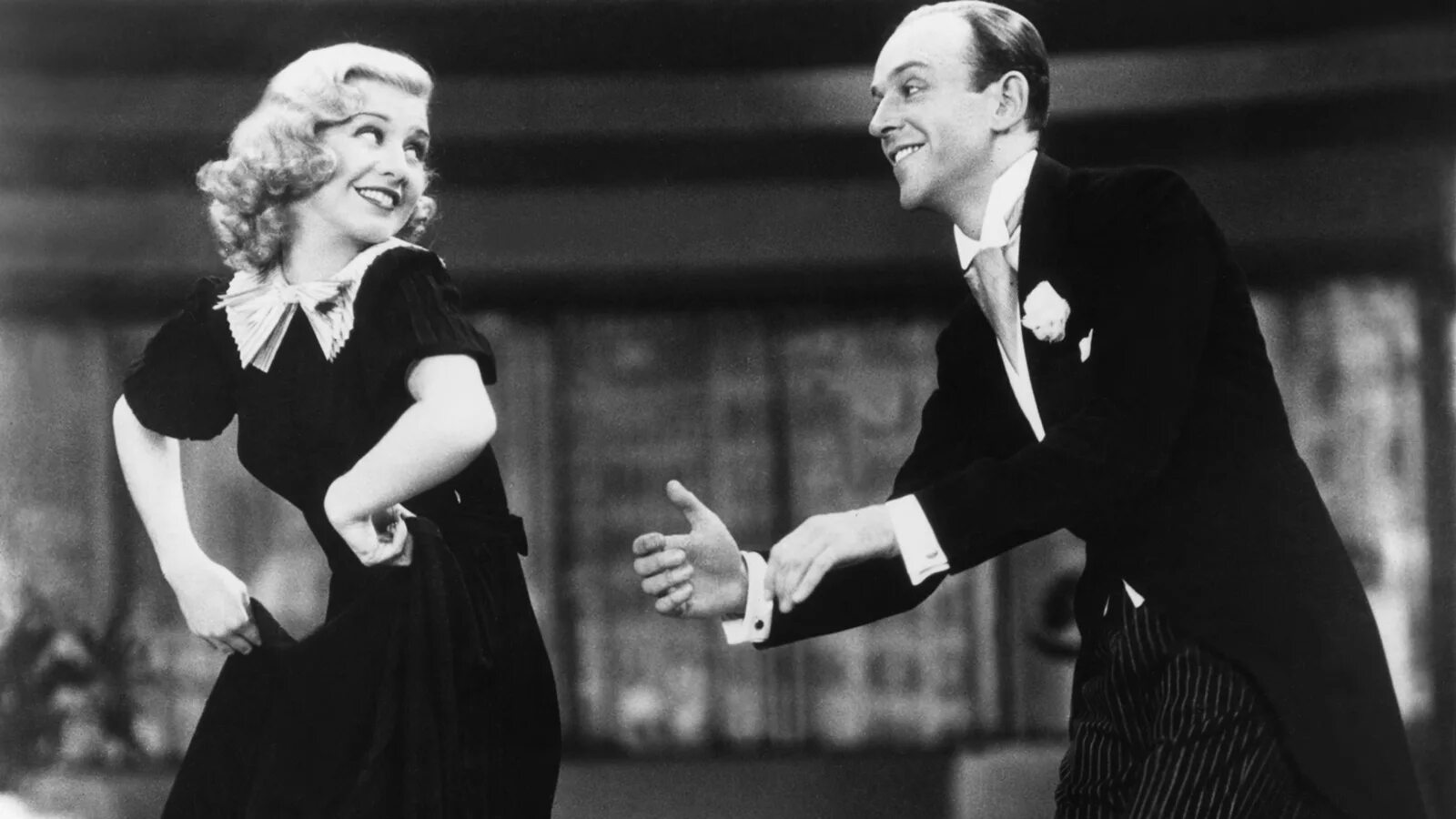 Легкая афиша к фильму. Джинджер роджерс и фреда астера. Swing high swing low трейдинг. Свинг сделка в трейдинге что такое. Свинг сделка в трейдинге что такое.