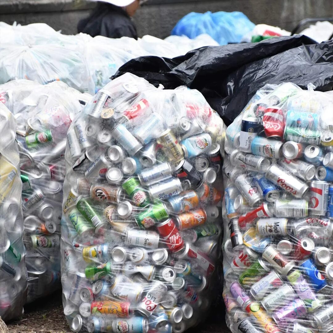 Расплав пластмассы. Plastic bottle cap. Акция добрые крышечки в школе. Collecting plastic. Пластик и человек.