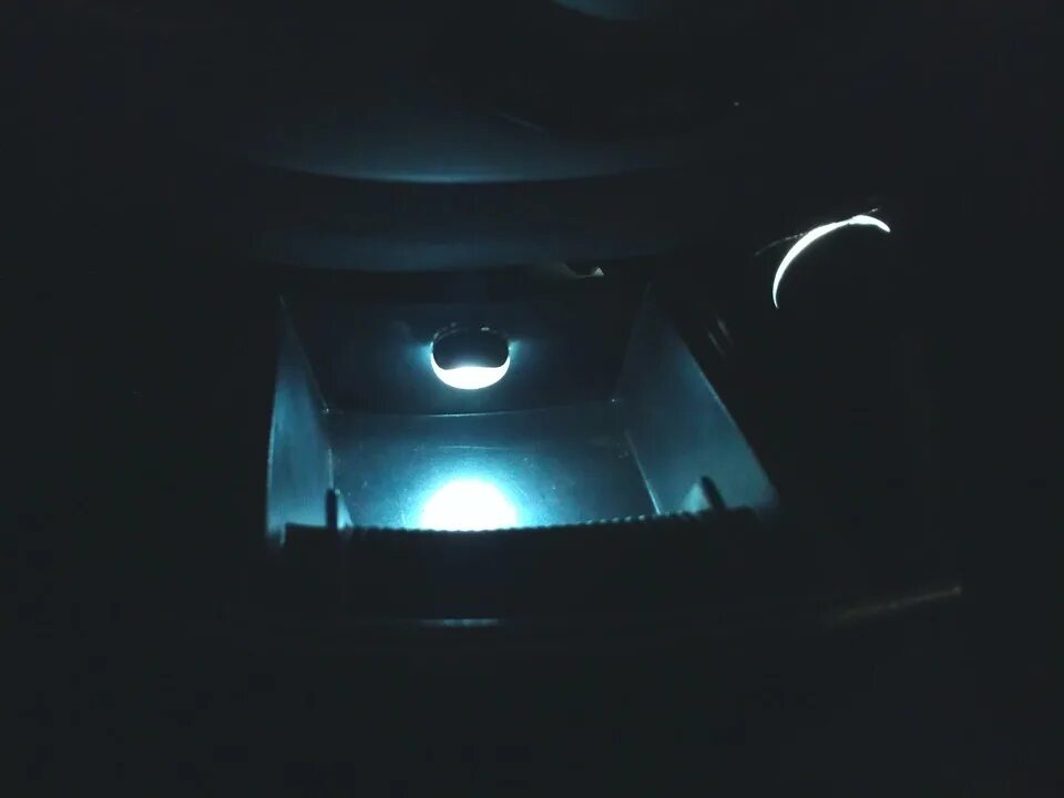 Подсветка пепельницы заз шанс. Авто пепельница с подсветкой. Лампа пепельницы vy12. Лампа подсветки пепельницы ваз 2110. Пепельница с подсветкой.