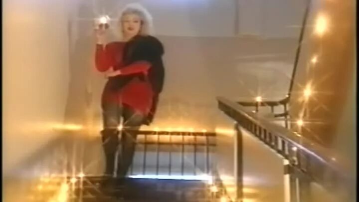 Свечка аллегрова слушать. Аллегрова в бане. Аллегрова песни свеча. Ирина аллегрова 1993. Ирина аллегрова свечка.