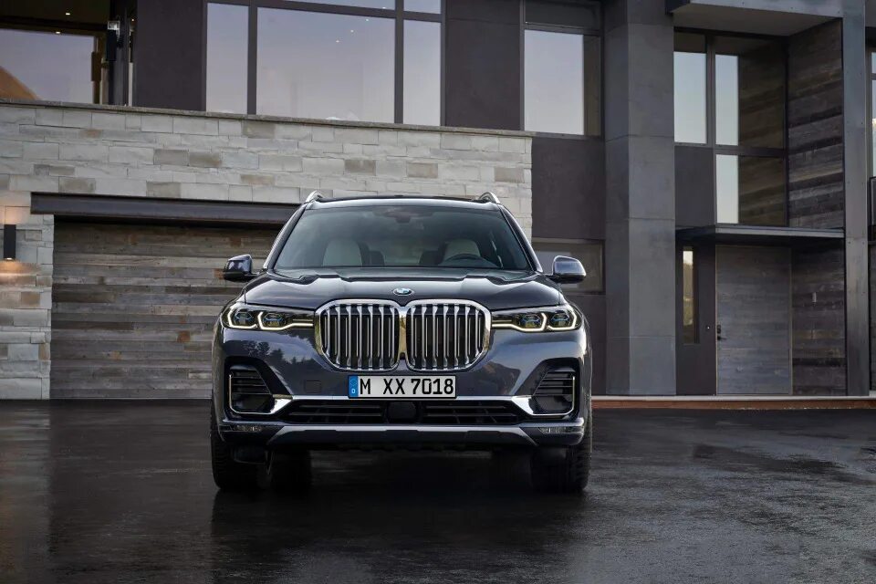 Бмв x7 xdrive30d. Авто х7. Бмв внедорожник х7. Новый бмв х7. Bmw x7 m50i.