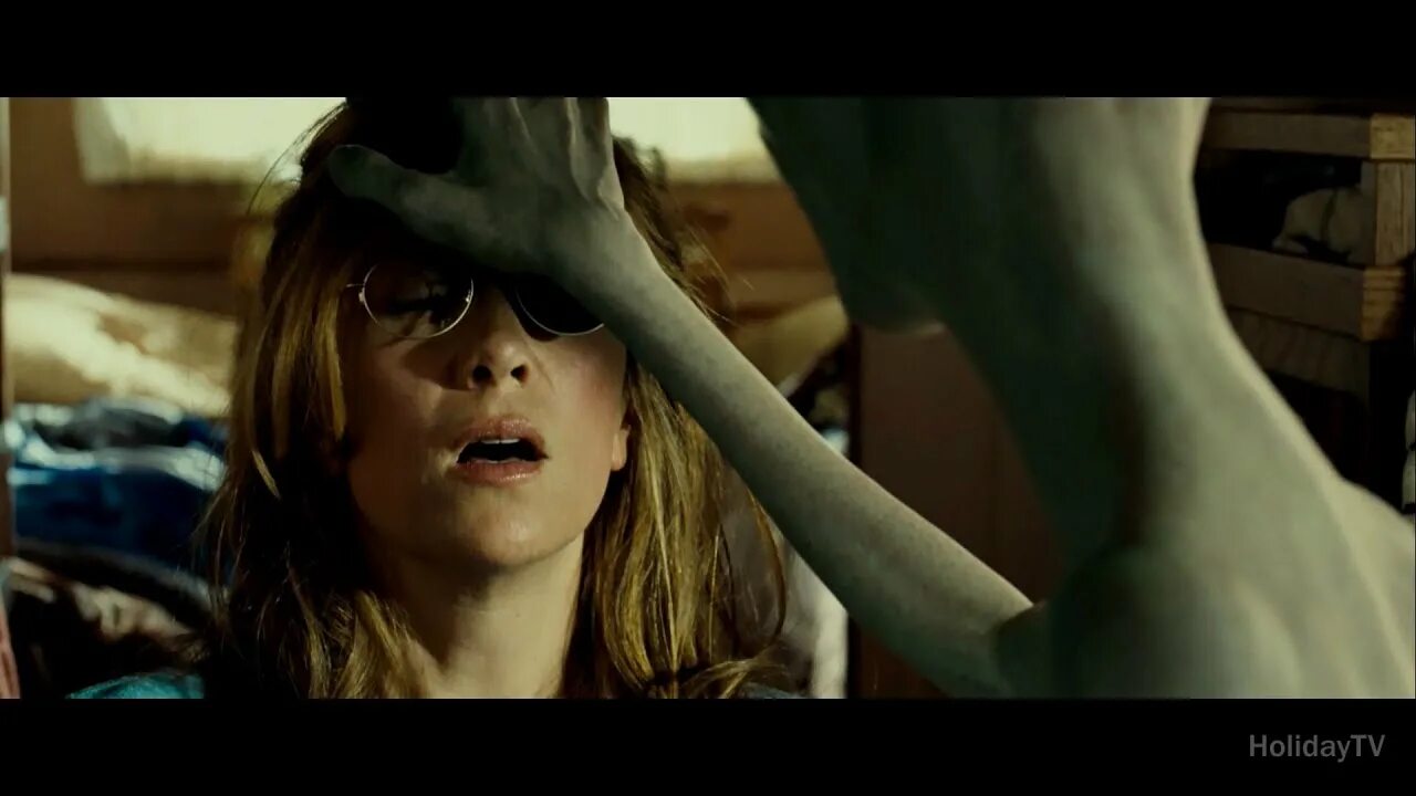 Смешной инопланетянин. Саймон пегг пол секретный материальчик. Инопланетянин вылечил глаз девушке. Пол: секретный материальчик стивен спилберг. Пол секретный материальчик курит.