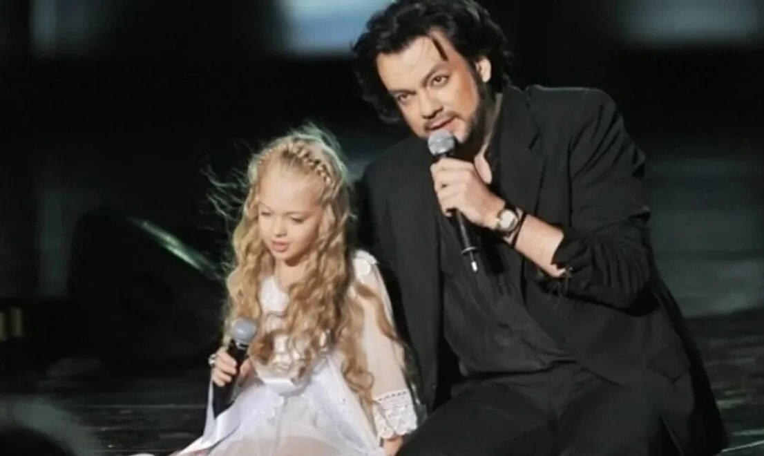 песня киркорова снег с девочкой