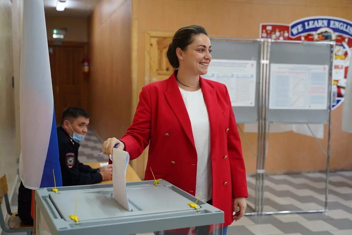 Проголосовал директор школы. Проголосовал директор школы