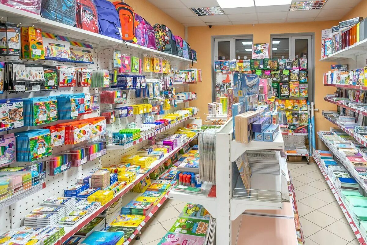 выкладка кистей канцелярском магазине. карандаш магазин канцтоваров. канцтовары гомель. Alovak. магазины канцтоваров раскладка ручек.