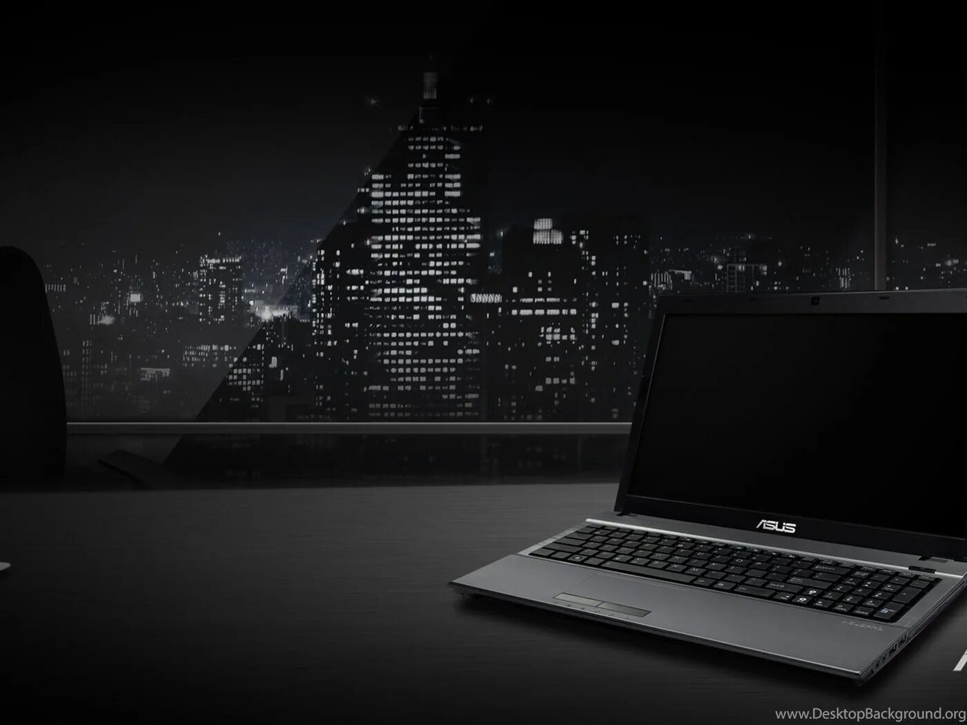 Ноутбук ips 1920x1080. Ноутбук HD. Ноутбук на темном фоне. Темный фон для компьютера. Обои на рабочий стол компьютерные.