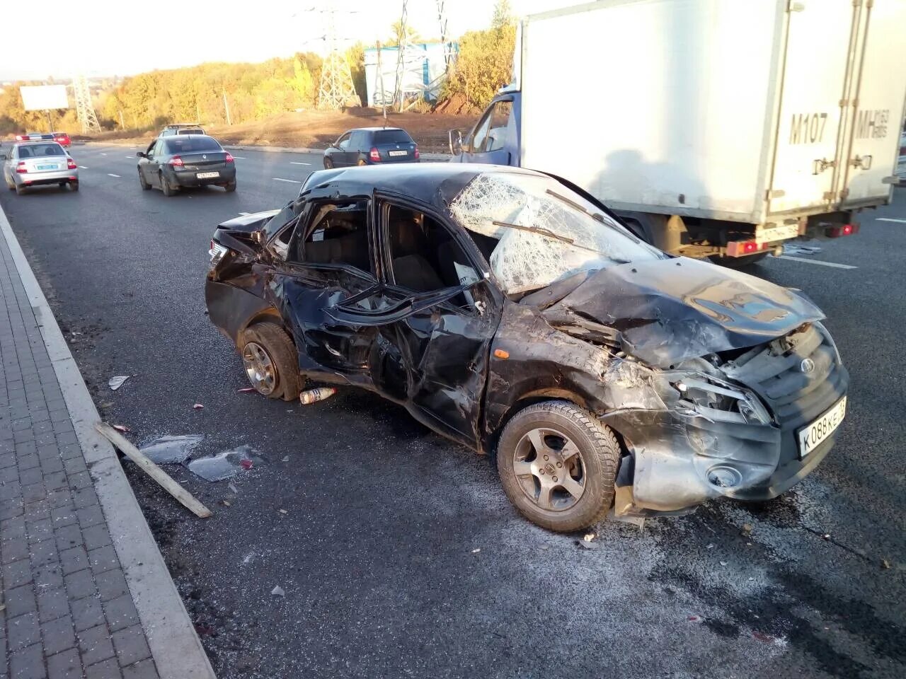 Дтп с грантой. Гранта дтп черная. Битая гранта фл черная. Столкновение машин в балаково. Дтп с грантой.