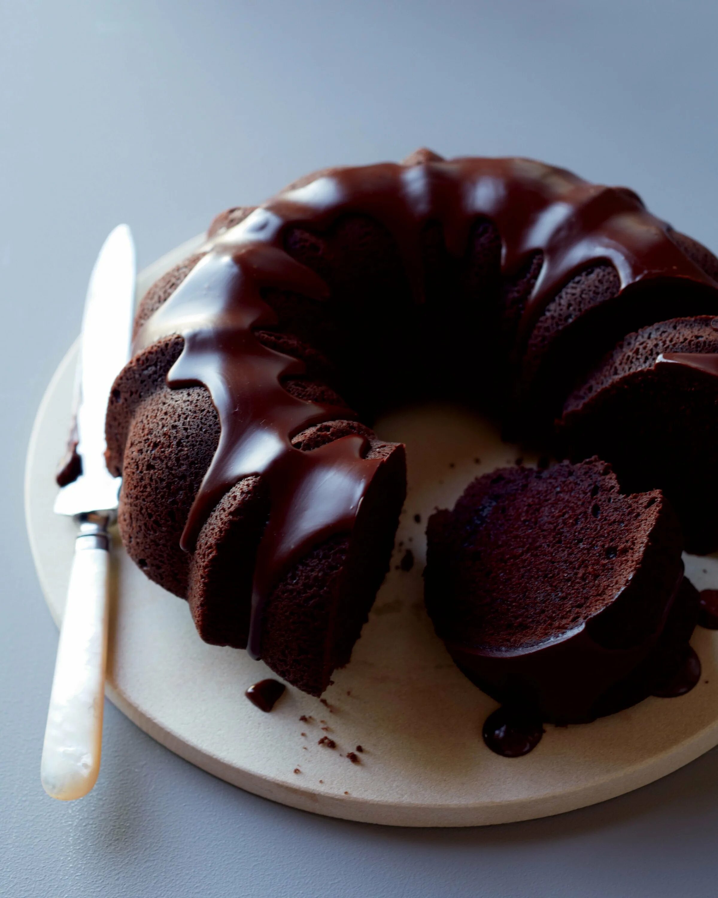 Рецепт шоколадной глазури из какао. Chocolate bundt cake. шоколадный кекс. кекс с шоколадной глазурью. шоколадный кекс с шоколадной глазурью.