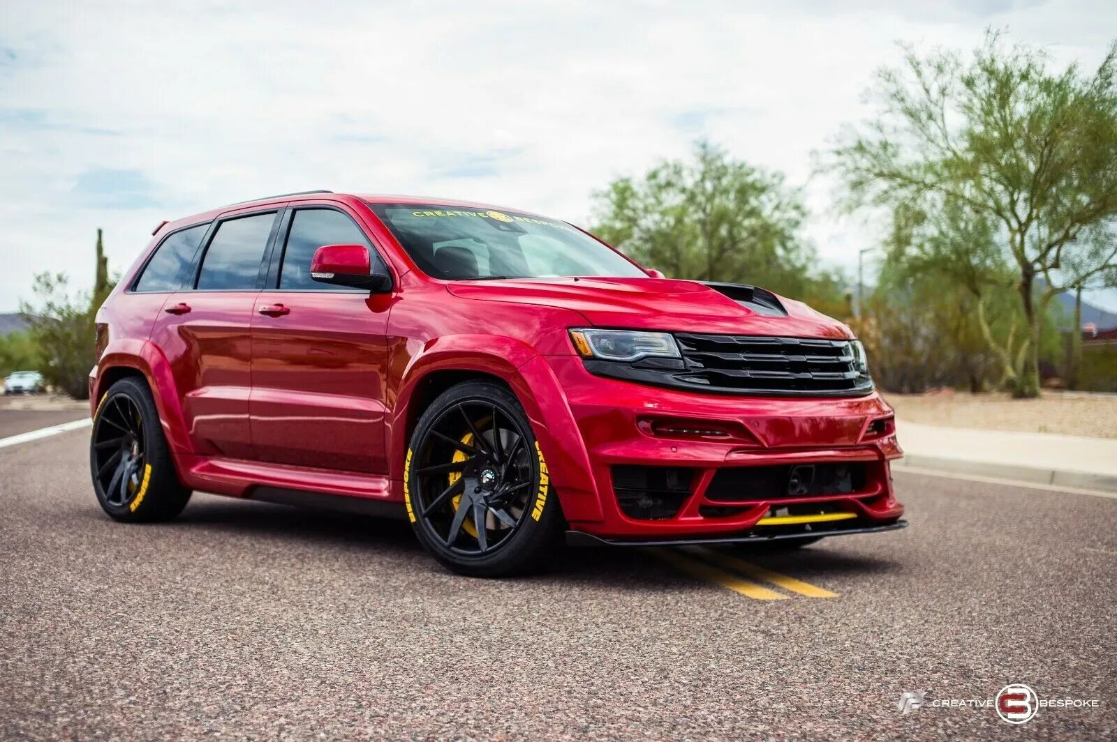 Grand tuning. Jeep Grand Cherokee wk2 Trackhawk. Гранд Чероки СРТ 8. Jeep Grand Cherokee обвес Renegade. Jeep Grand Cherokee srt Trackhawk.