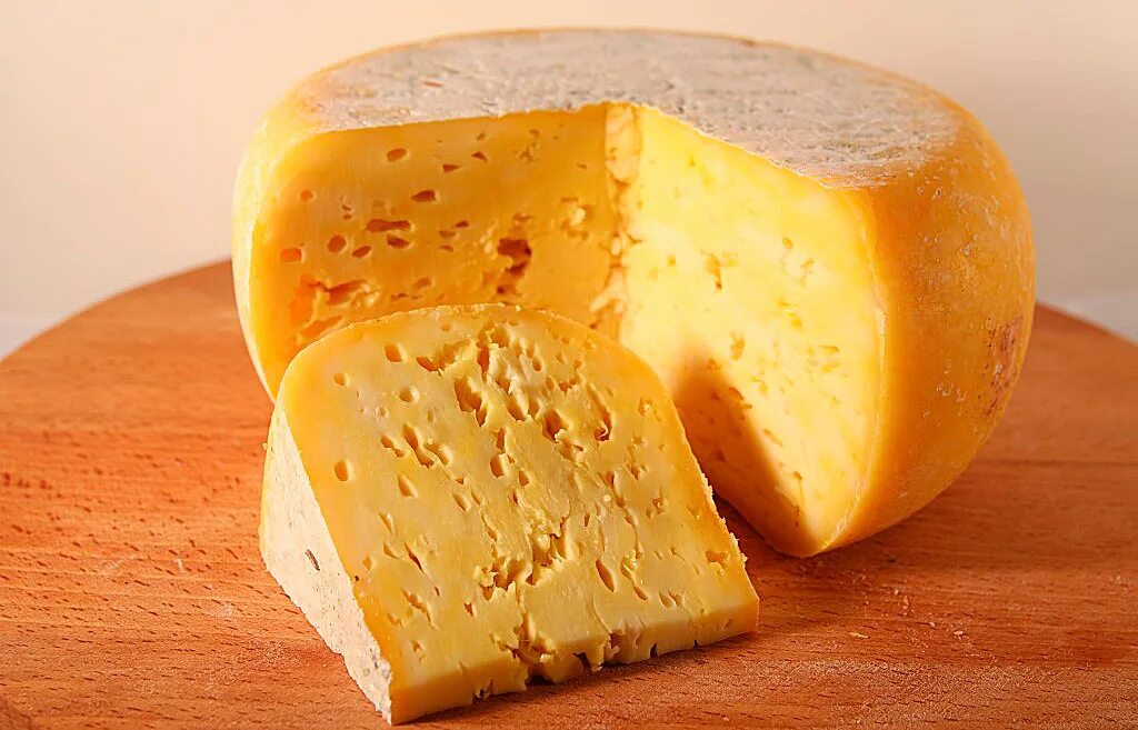 Кусок сыра на прозрачном фоне. Der käse. Сыр маасдам тильзитер. Der käse. Итальянский сыр.