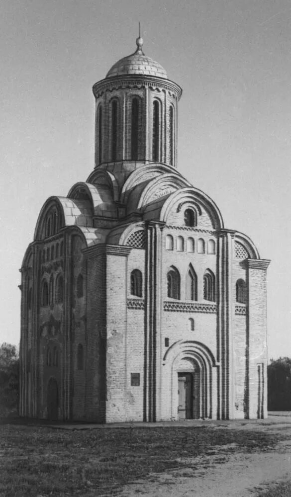 Пятницкая церковь в чернигове. Архитектура руси 9-13 века кратко. Архитектура древней руси 9-13 века. Церковь параскевы пятницы в чернигове 12 век. Церковь параскевы пятницы чернигов 13 век.