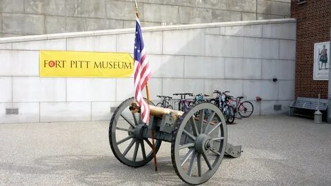 British Light 6-pounder Gun.jpg. w:en:public domain. 