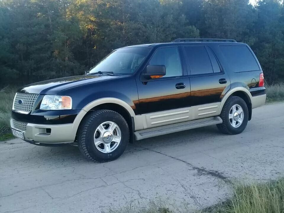 Форд екатеринбург бу купить. Ford Expedition 2005. Форд Экспедишн 2005г. Форд Экспедишн 2005 года. Ford Expedition 5.4 at, 2005.