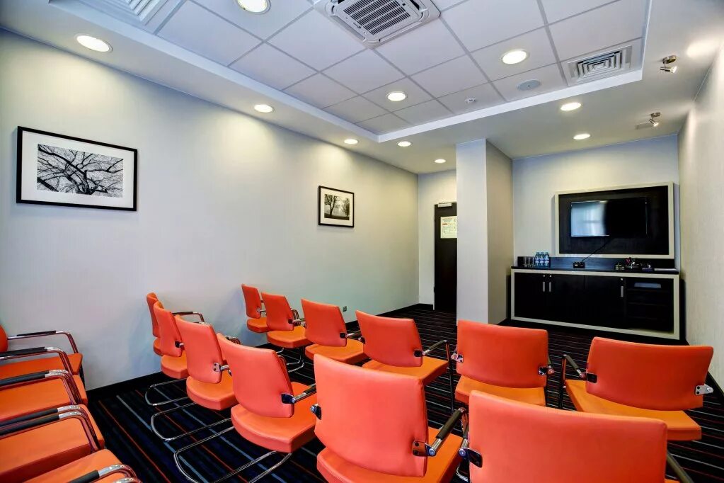 Холидей инн воронеж. Ул кирова 9 1 воронеж. Воронеж, ул. Воронеж улица кирова дом 9. Холидей воронеж гостиница кирова 9.