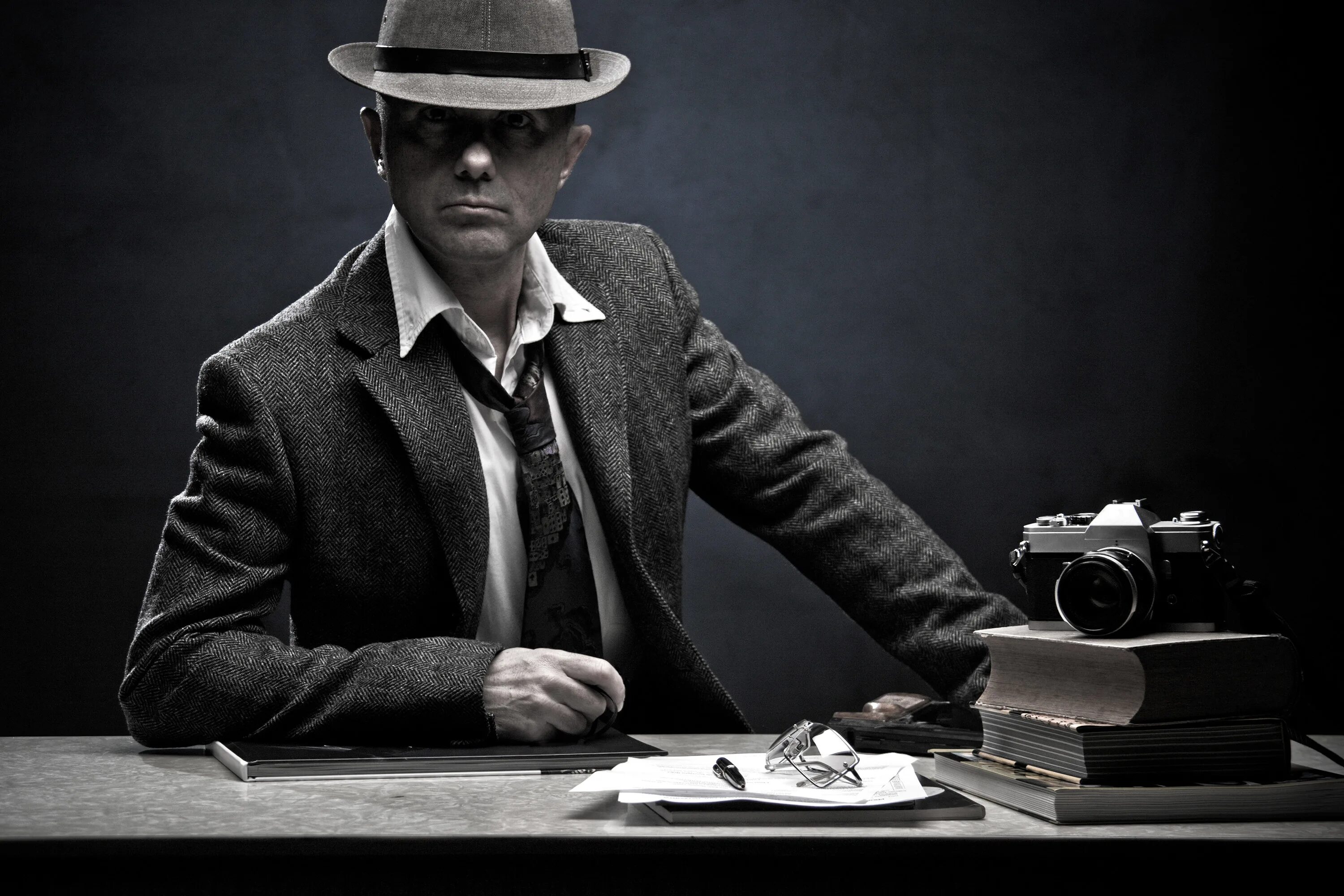Макао 2014 события. Детектив про двух женщин. Beauty detective. Две девушки детектива. Две девушки детектива.