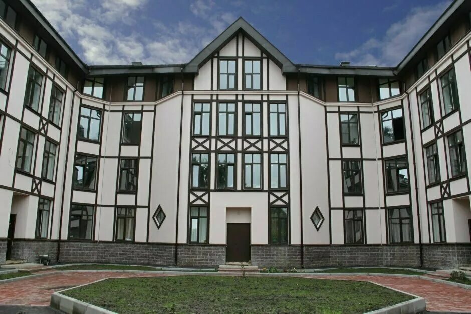 В Петергофе хотят снести дореволюционный флигель на Константиновской - Новости с