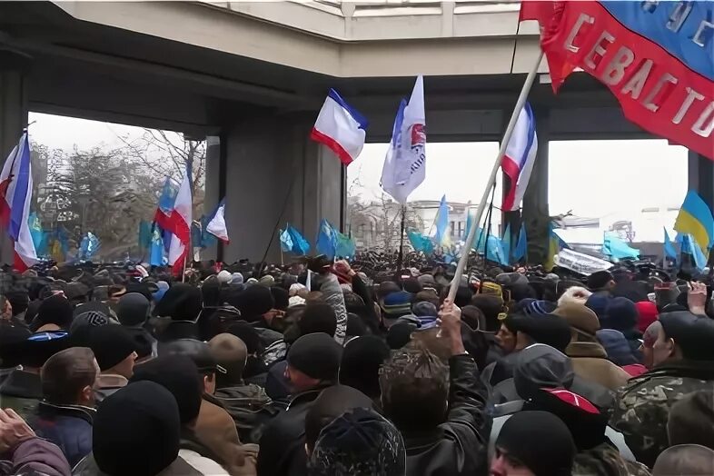 Митинг в Севастополе 23 февраля 2014. Митинг народной воли 23 февраля 2014 в Севастополе. 26 Февраля 2014 Крым. 28 Февраля 2014 года Крым. Февраль 2014 года севастополь