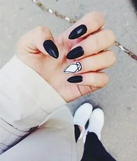 Черно белый миндаль