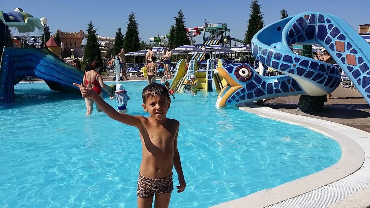 Включи аквапарк геленджика. Включи аквапарк геленджика. Включи аквапарк геленджика. Включи аквапарк геленджика. Голубая бухта в геленджике аквапарк.