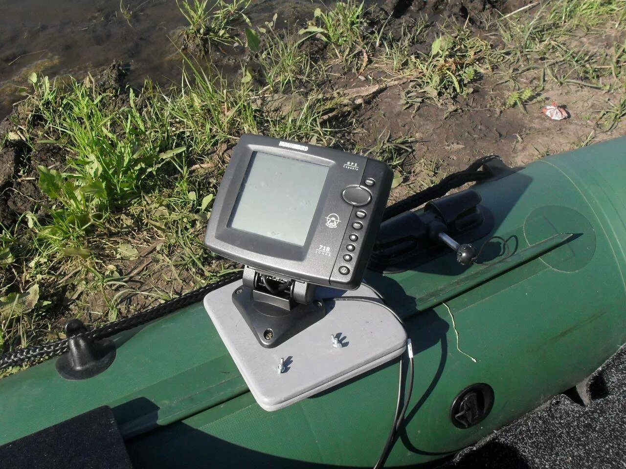 Крепление эхолота купить. Humminbird 100sx крепление эхолота. Humminbird SMARTCAST RF 35e. Крепление эхолота Борика. Ff1108 эхолот кронштейн.