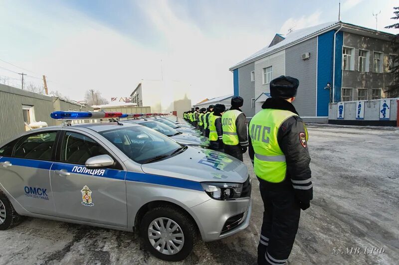 ДПС Омск. Автомобили полиции Омска. ДПС автомобиль Омск. Омск полиция машина.