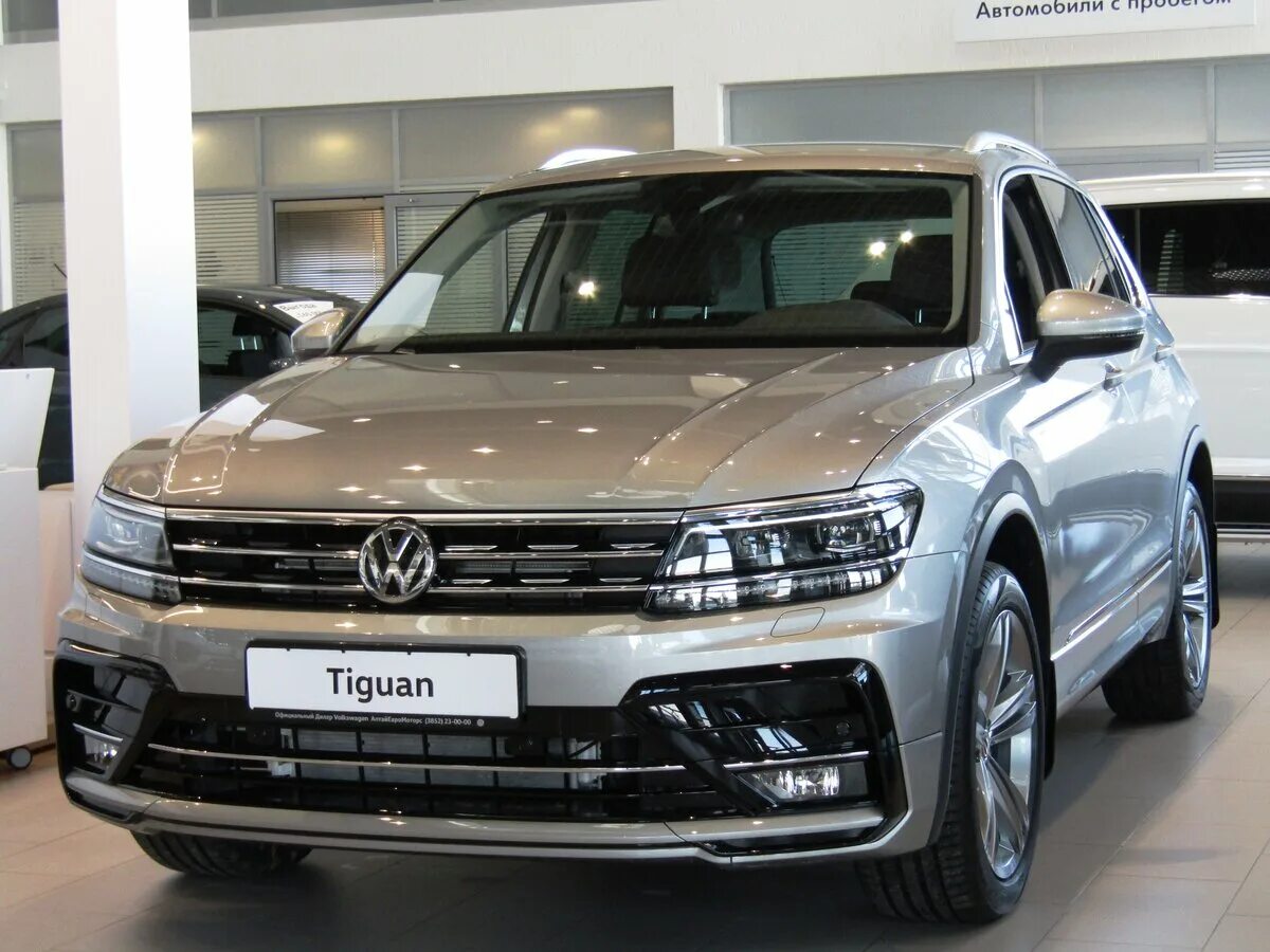 Новый volkswagen tiguan 2022. Фольксваген тигуан 2020 комплектации. Volkswagen tiguan i. Новый фольксваген тигуан 2021. Volkswagen tiguan 2020 года.