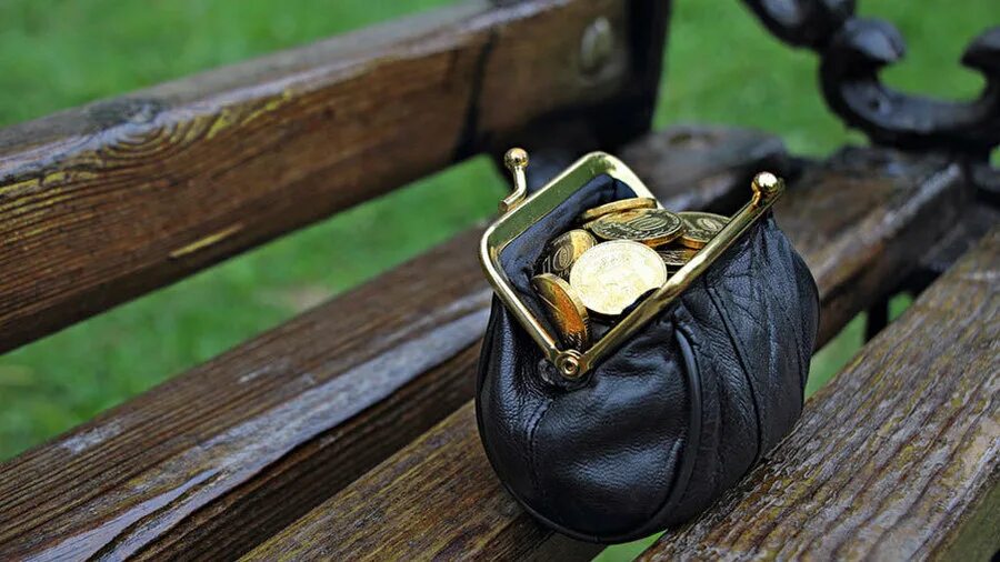 Wallet found. Утерян портмоне. Кошелек на улице. Кошелек на дороге. Wallet found.